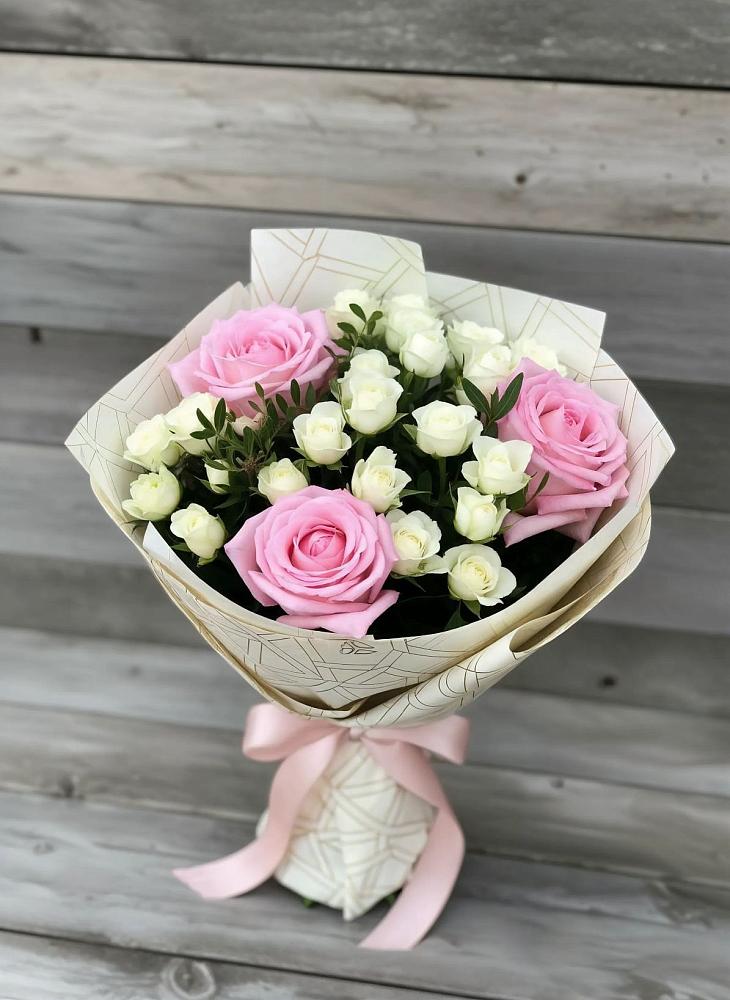 Букет цветов из: Розы в Зеленой Роще