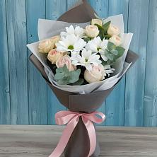 Букет цветов из:  Хризантемы и Розы в Зеленой Роще