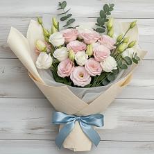 Букет цветов из:  Лизиантусы в Зеленой Роще