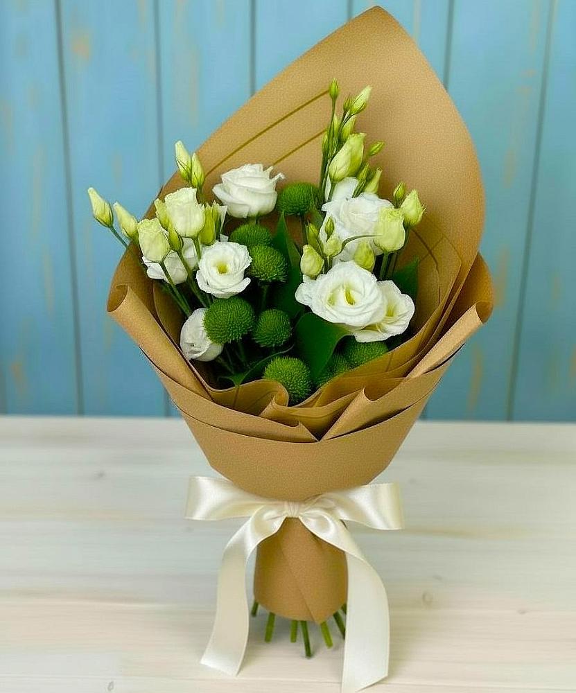 Букет цветов из: Хризантемы и Лизиантусы в Зеленой Роще