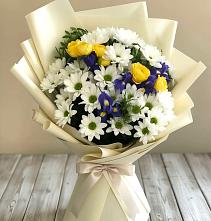 Букет цветов из:  Ирисы, Хризантемы и Розы #REPLACE_PRED# Зеленой Роще