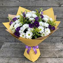 Букет цветов из:  Ирисы, Хризантемы и Ромашки в Зеленой Роще