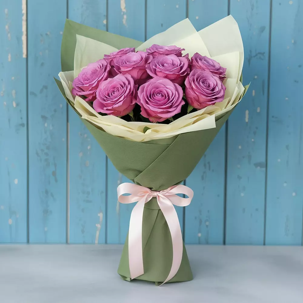 Букет Розы Фёрст Леди в Зеленой Роще