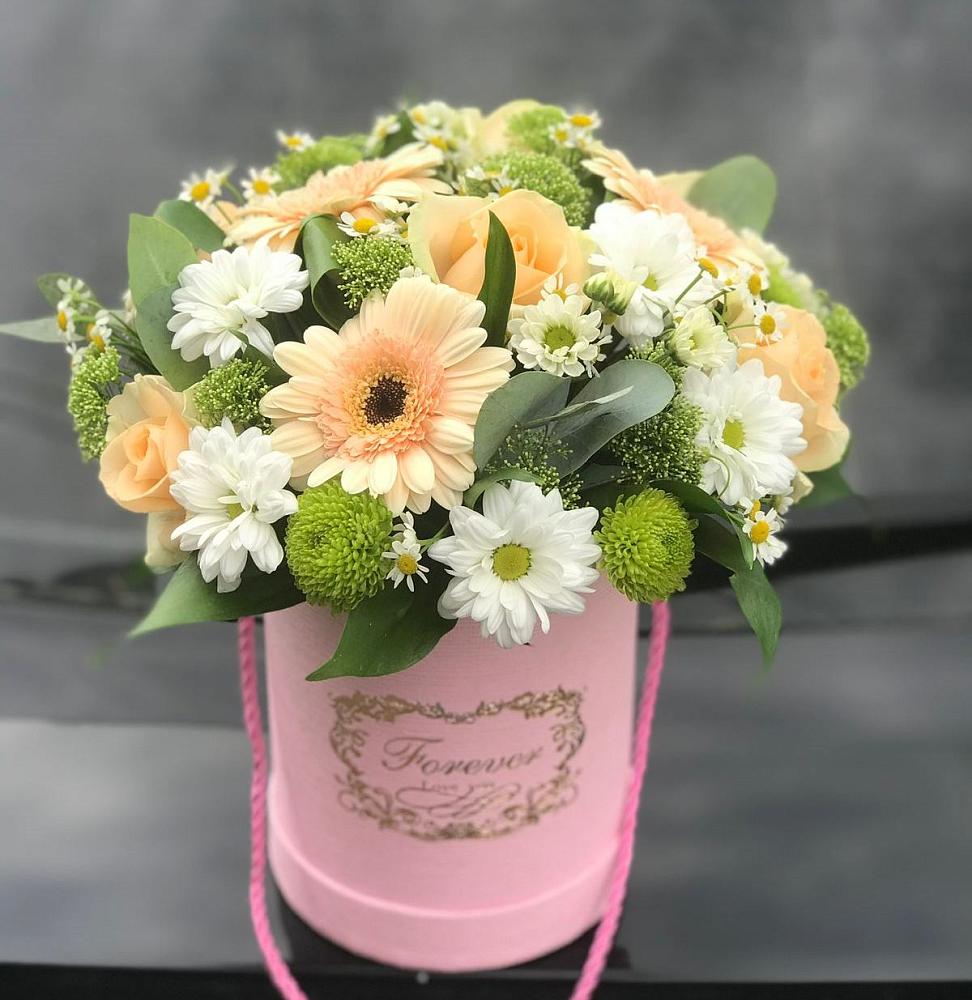 Цветочная композиция из Розы, Герберы и Хризантемы в шляпной коробке в Зеленой Роще