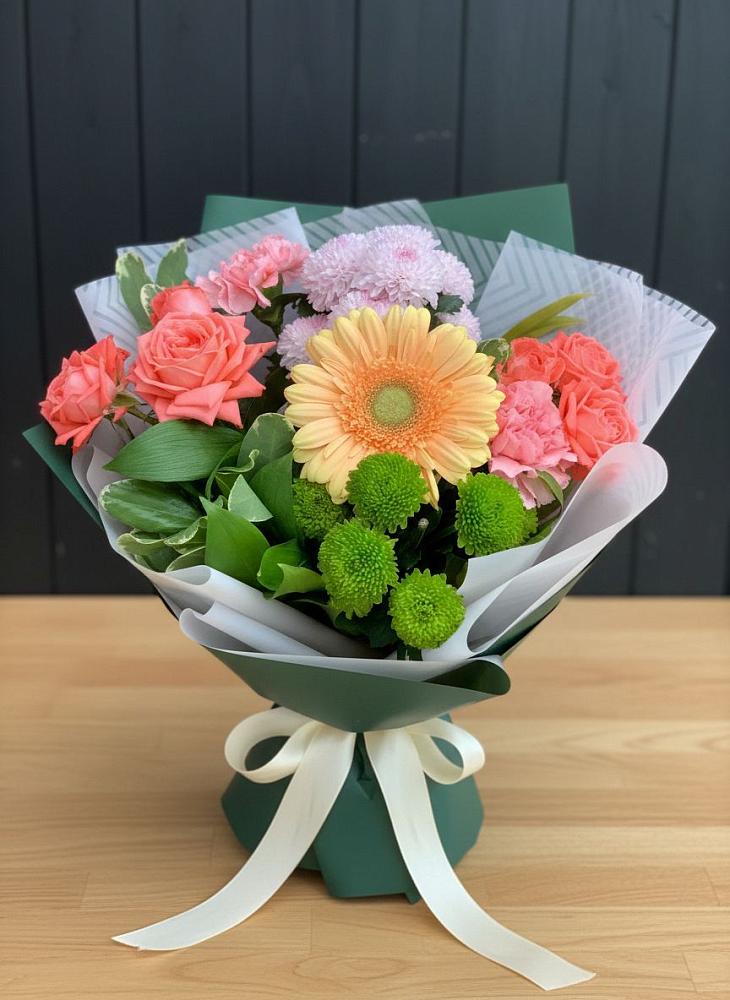 Букет цветов из: Гвоздики, Розы, Герберы и Хризантемы в Зеленой Роще